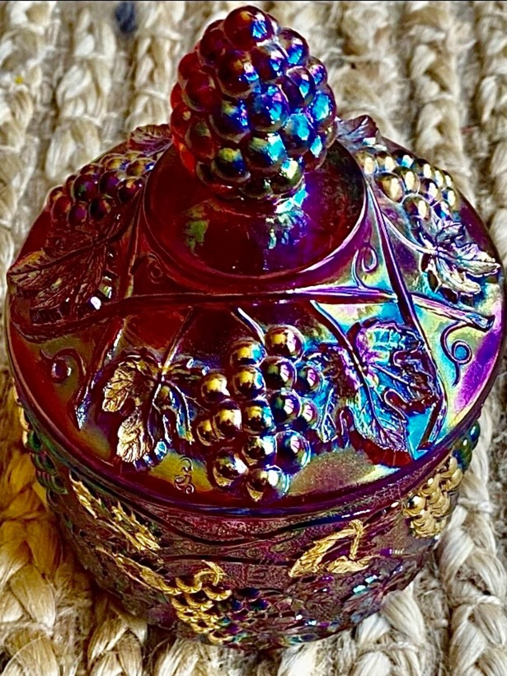 FENTON ART GLASS PRESIDENT’S COLLECTION LTD EDITION COVERED BOX W/ GRAPE… - Picture 2 of 14